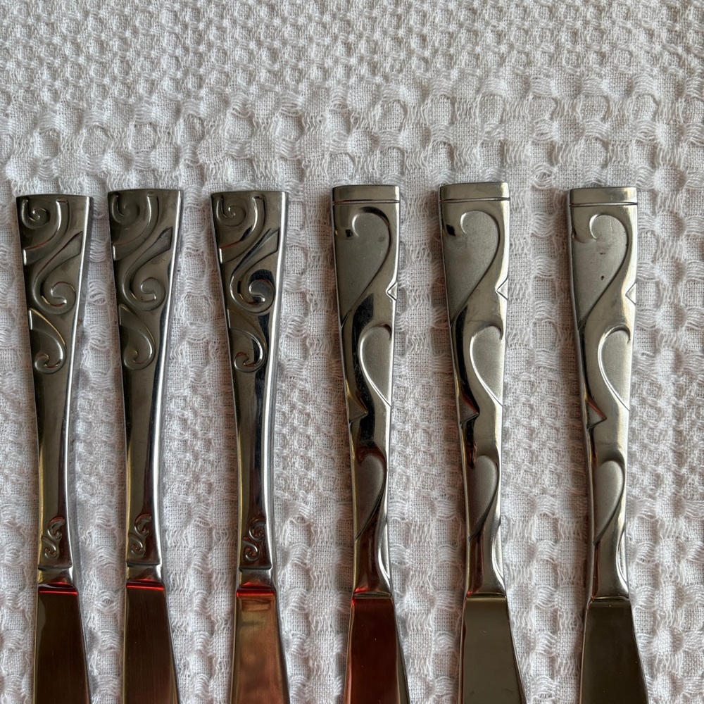Oneida  Stainless Steel Knives  / 3 Stanhope pattern and 3 Tuscany pattern
